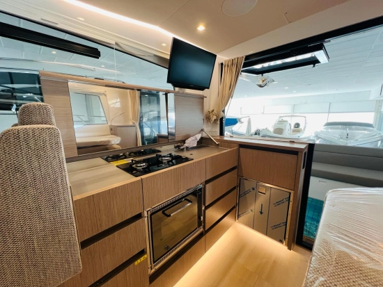 Sealine C335 de segunda mano en venta