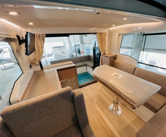 Sealine C335 de segunda mano en venta
