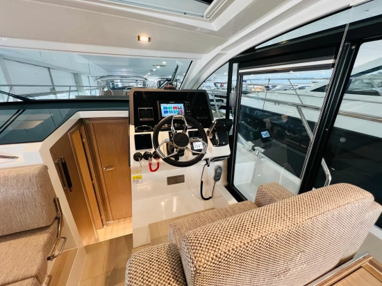 Sealine C335 de segunda mano en venta