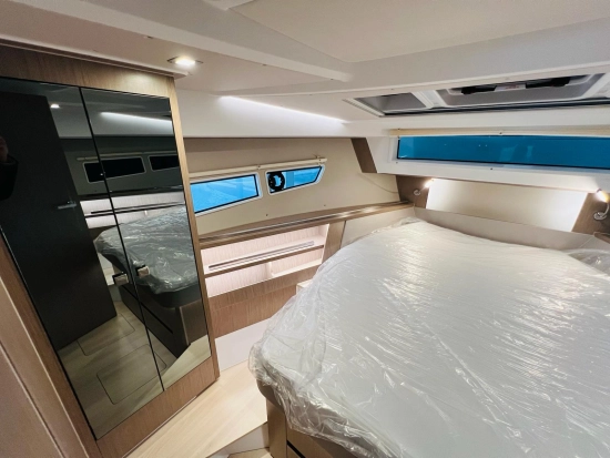 Sealine C335 de segunda mano en venta