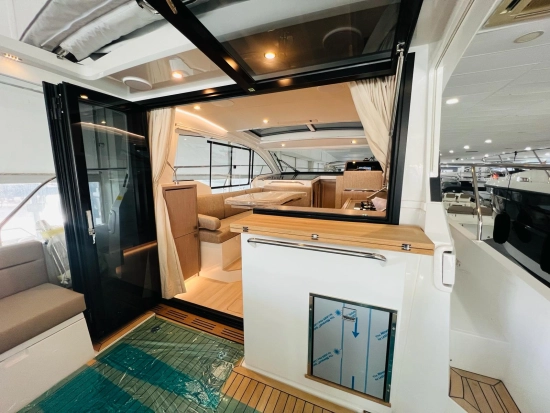 Sealine C335 de segunda mano en venta