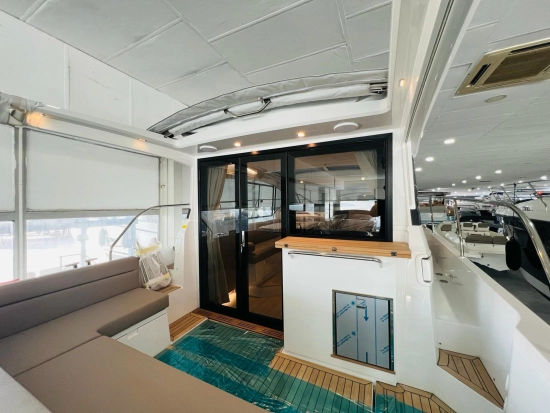 Sealine C335 de segunda mano en venta