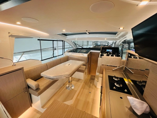 Sealine C335 de segunda mano en venta