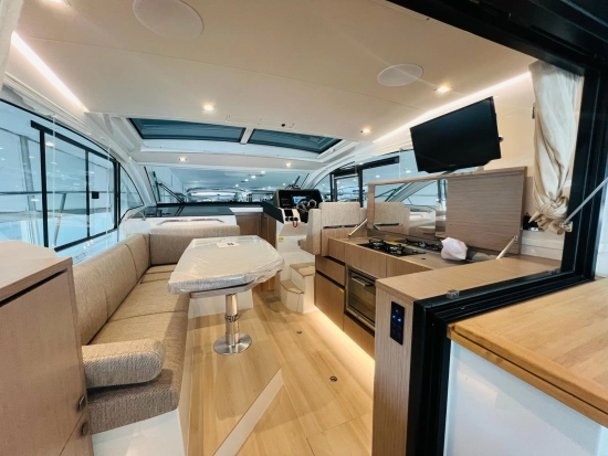 Sealine C335 de segunda mano en venta