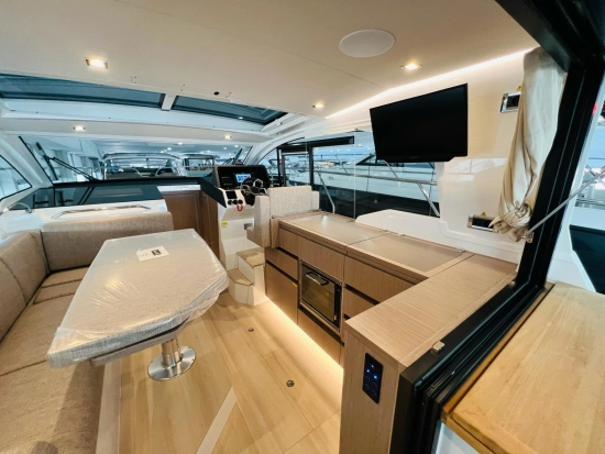 Sealine C335 de segunda mano en venta