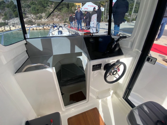 Pacific Craft 750 Timonier usado à venda