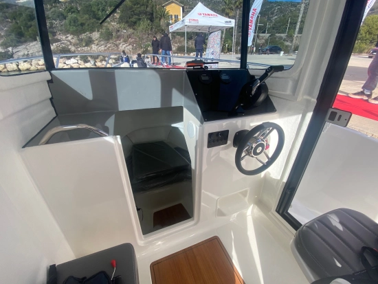 Pacific Craft 750 Timonier usado à venda