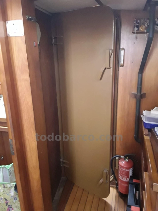 FRANEKER VALK CAPRI 40 usado à venda