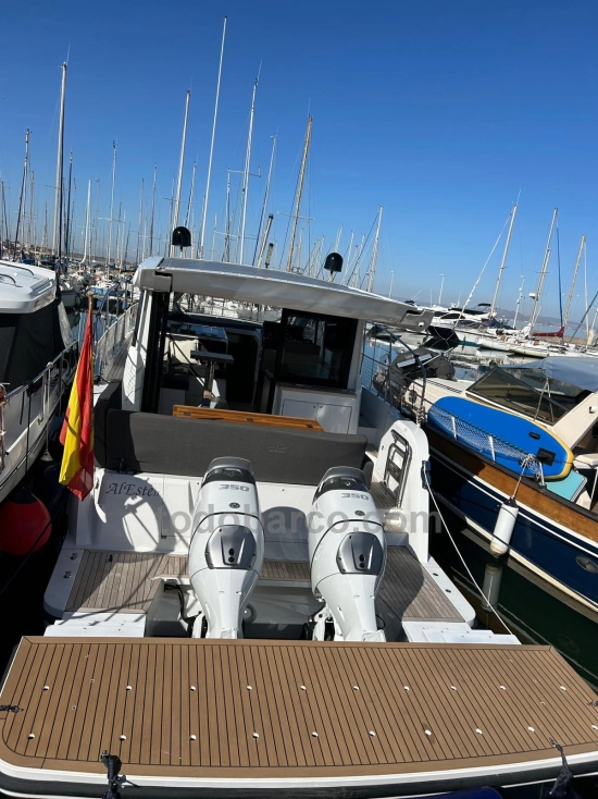 Sealine C390V de segunda mano en venta