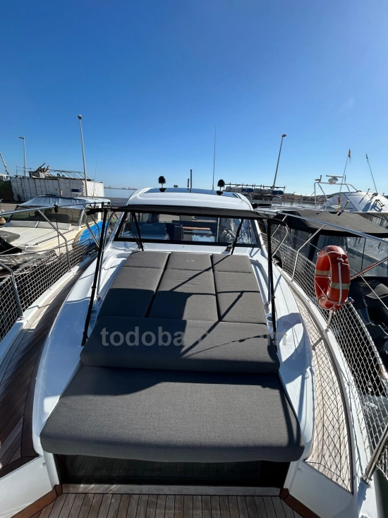Sealine C390V de segunda mano en venta