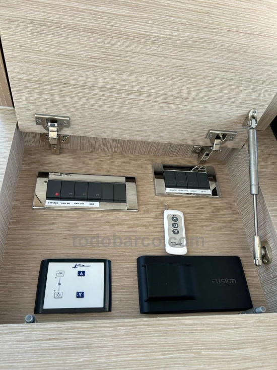 Sealine C390V de segunda mano en venta