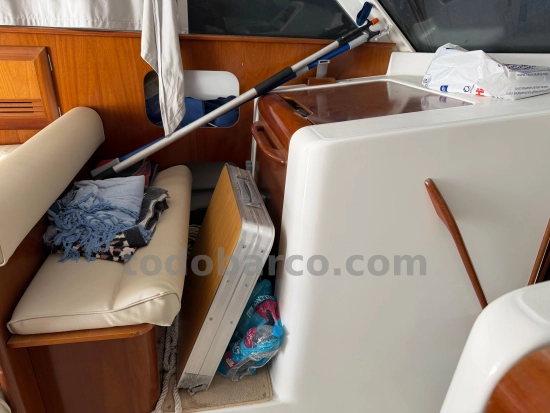 Beneteau Antares 1080 usado à venda