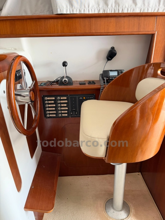 Beneteau Antares 1080 usado à venda