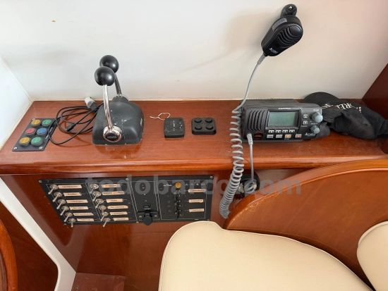 Beneteau Antares 1080 usado à venda
