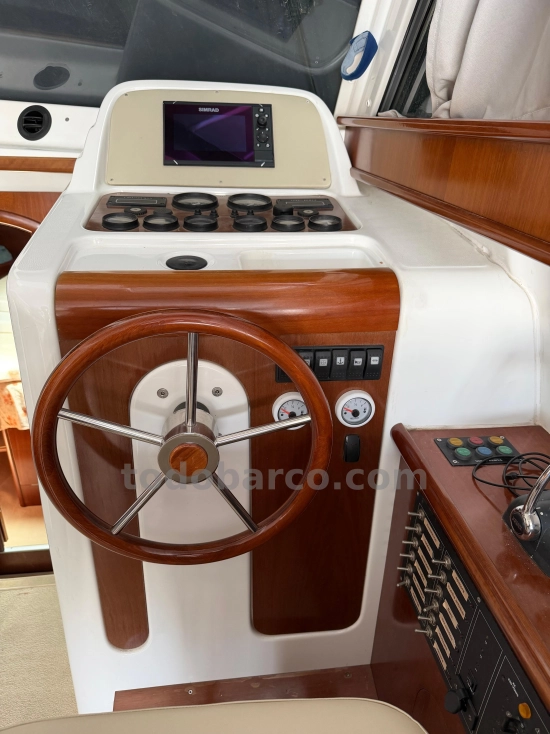 Beneteau Antares 1080 usado à venda