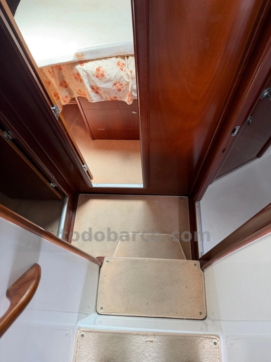 Beneteau Antares 1080 usado à venda