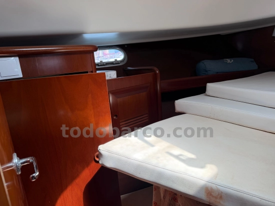 Beneteau Antares 1080 usado à venda