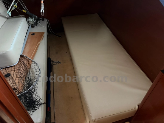 Beneteau Antares 1080 usado à venda