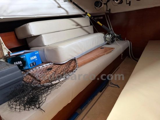 Beneteau Antares 1080 usado à venda