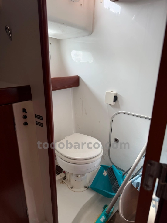 Beneteau Antares 1080 usado à venda