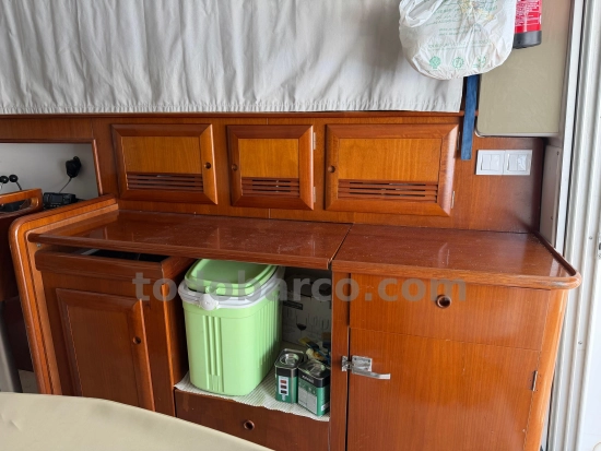Beneteau Antares 1080 usado à venda