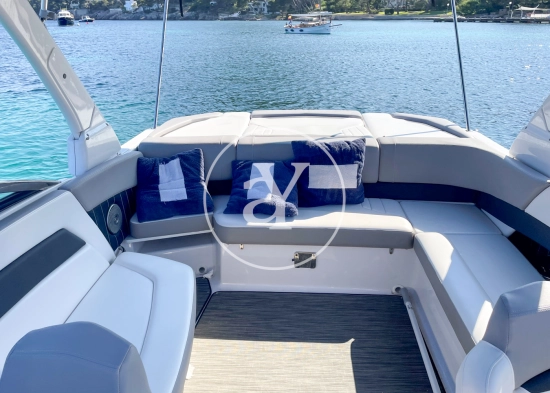 Four Winns 260 Horizon preowned for sale