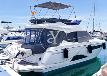 Bavaria Yachts R40 Fly preowned for sale