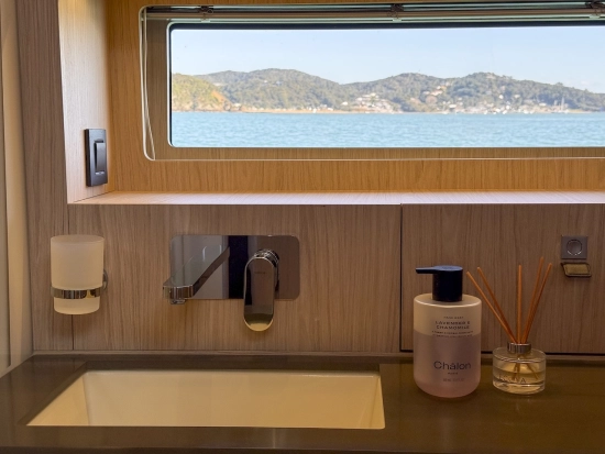 Beneteau Oceanis Yacht 62 usata in vendita
