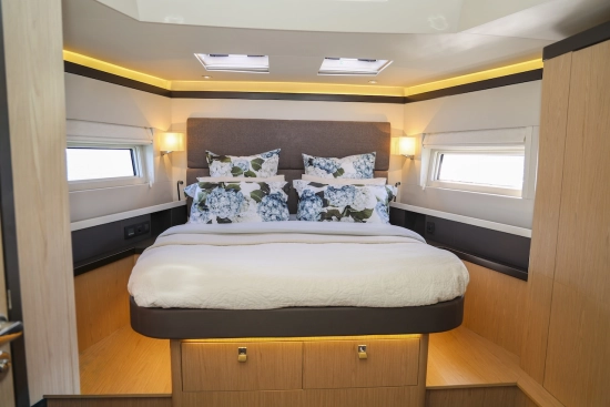 Beneteau Oceanis Yacht 62 usata in vendita
