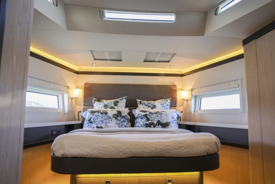 Beneteau Oceanis Yacht 62 usata in vendita