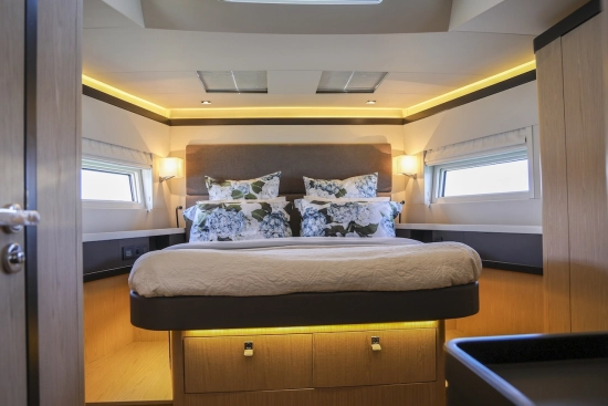 Beneteau Oceanis Yacht 62 usata in vendita