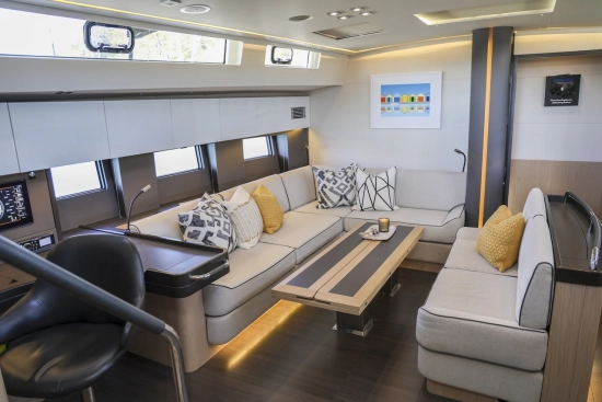 Beneteau Oceanis Yacht 62 usata in vendita