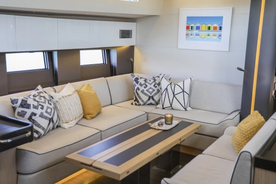 Beneteau Oceanis Yacht 62 usata in vendita