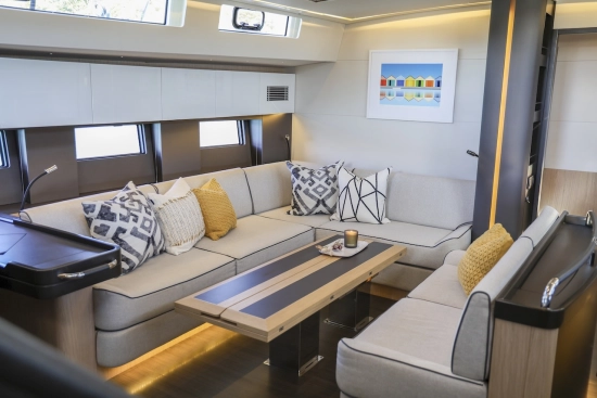 Beneteau Oceanis Yacht 62 usata in vendita