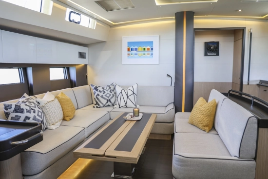 Beneteau Oceanis Yacht 62 usata in vendita