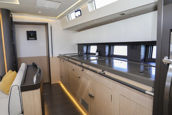 Beneteau Oceanis Yacht 62 usata in vendita