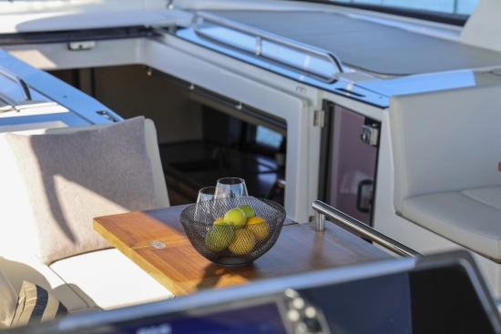 Beneteau Oceanis Yacht 62 usata in vendita