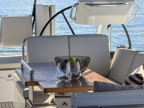 Beneteau Oceanis Yacht 62 usata in vendita