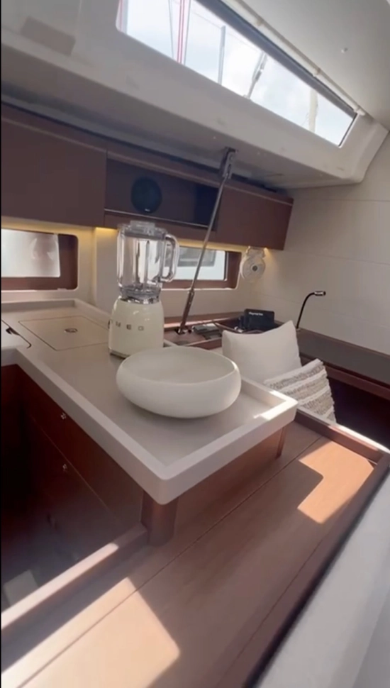 Beneteau OCEANIS 51.1 nuova in vendita