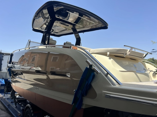 Invictus Yacht GT320 de segunda mano en venta
