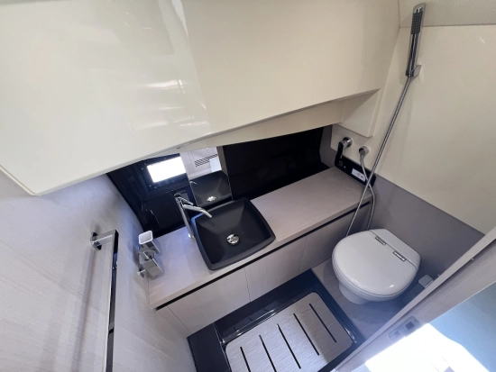 Invictus Yacht GT320 de segunda mano en venta