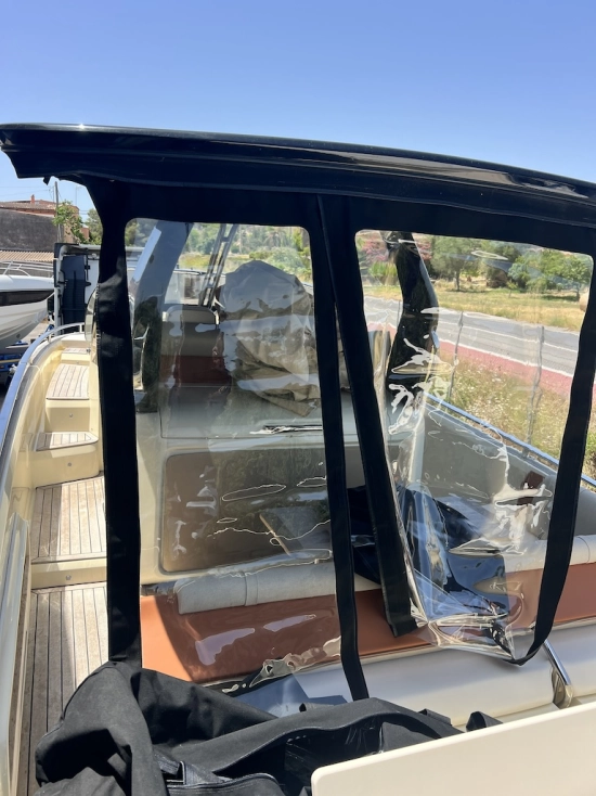 Invictus Yacht GT320 de segunda mano en venta