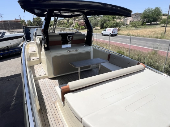 Invictus Yacht GT320 de segunda mano en venta
