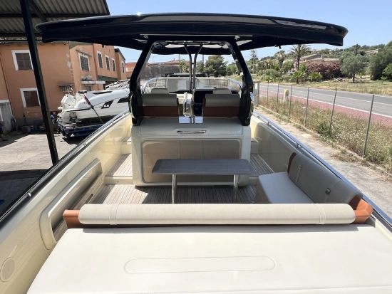 Invictus Yacht GT320 de segunda mano en venta