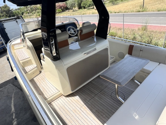 Invictus Yacht GT320 de segunda mano en venta
