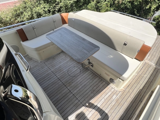 Invictus Yacht GT320 de segunda mano en venta