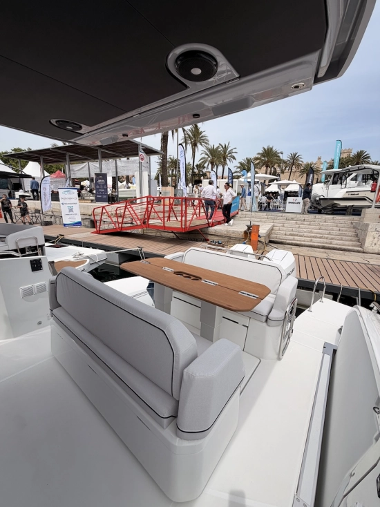 Beneteau GRAN TURISMO 35 novos à venda