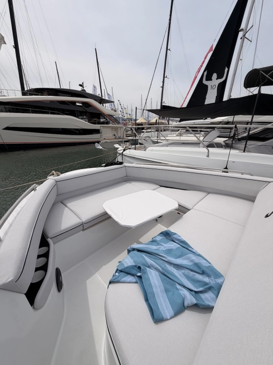 Beneteau GRAN TURISMO 35 novos à venda