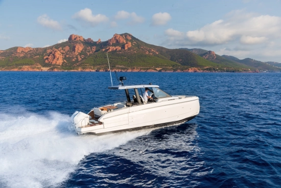 Beneteau GRAN TURISMO 35 novos à venda