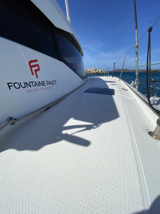 Fountain PAJOT LUCIA 40 de segunda mano en venta